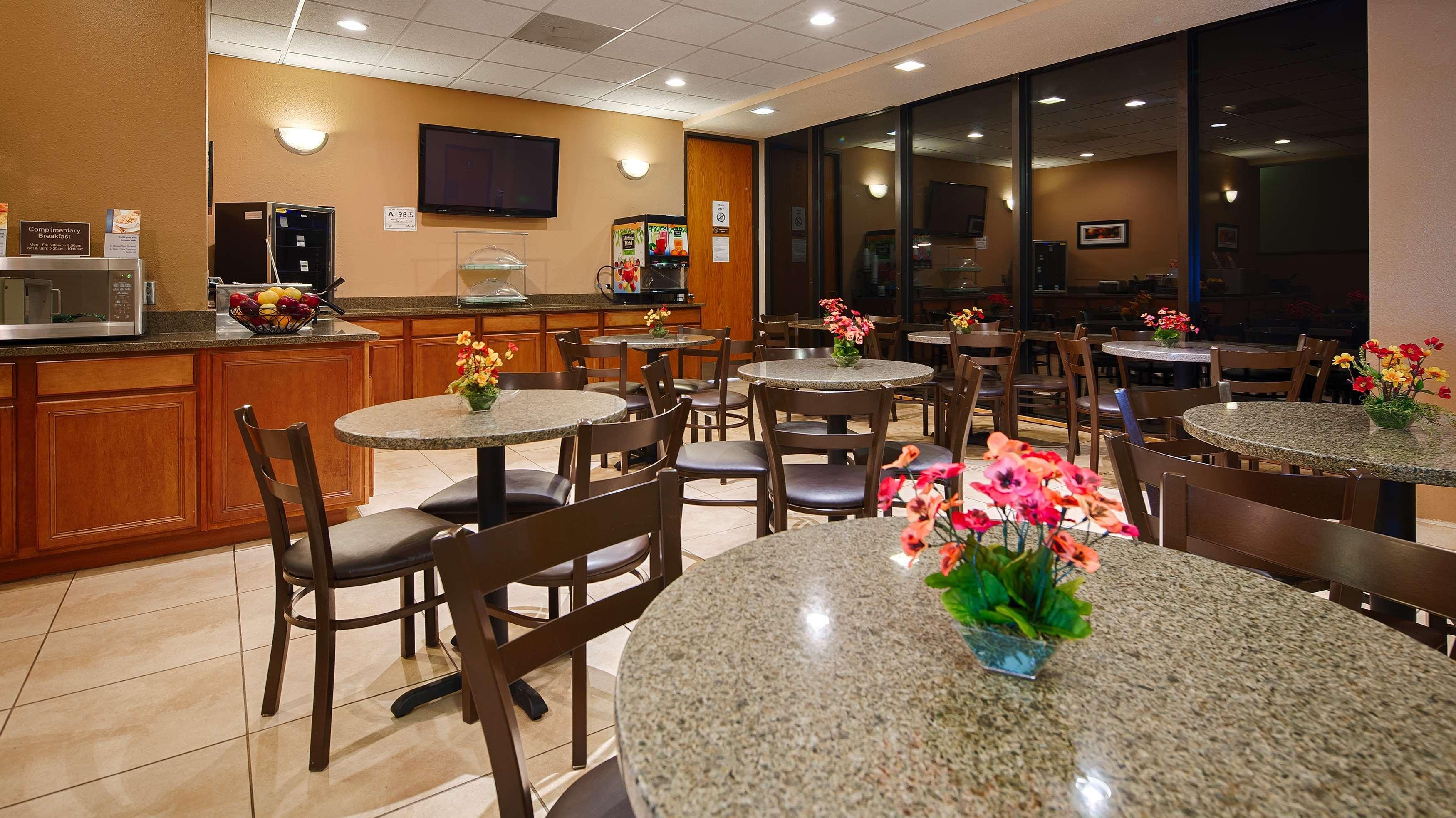 Best Western Plus Lower South End Charlotte Exterior photo