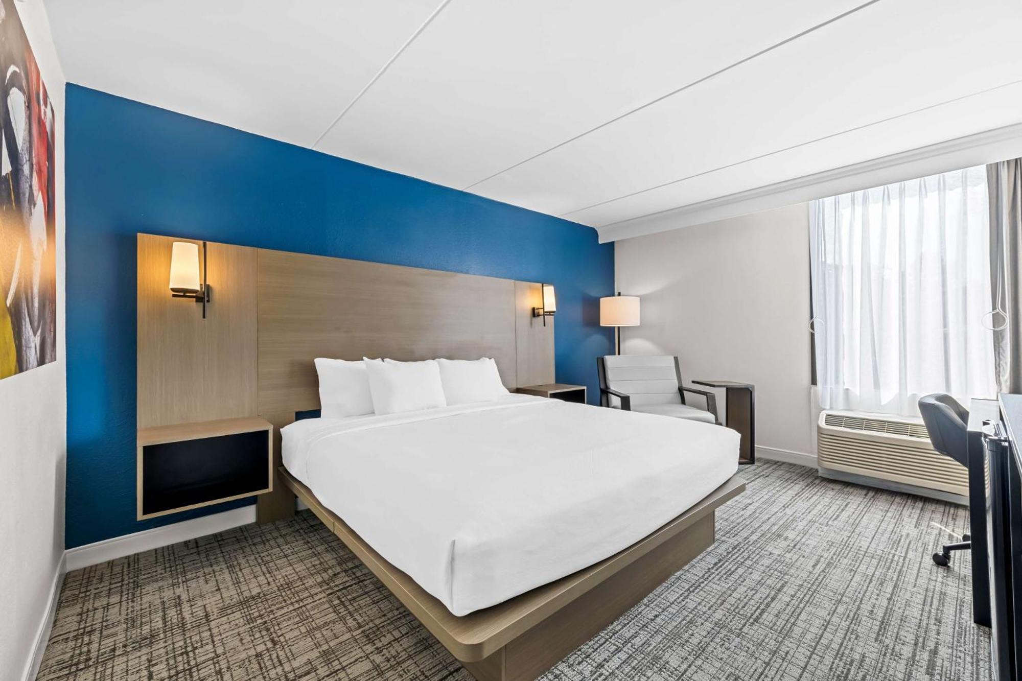 Best Western Plus Lower South End Charlotte Exterior photo