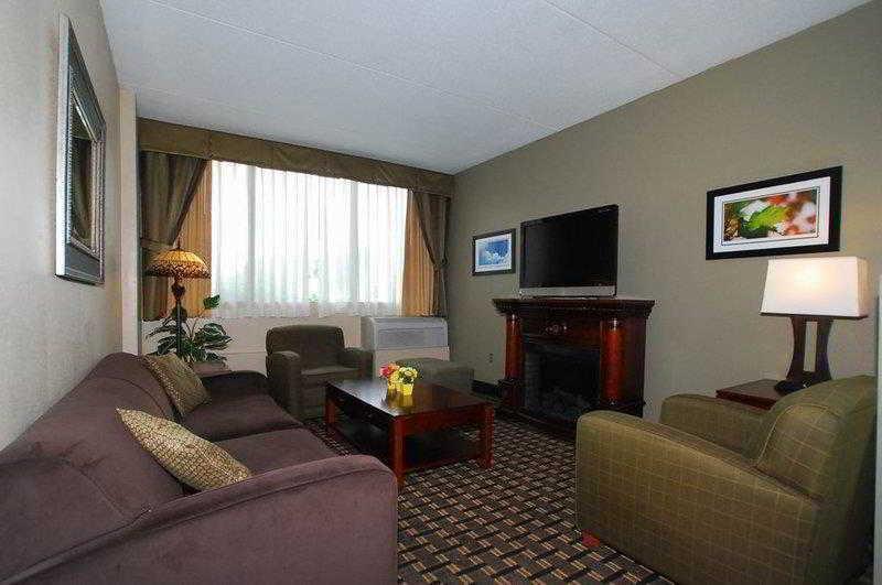 Best Western Plus Lower South End Charlotte Exterior photo